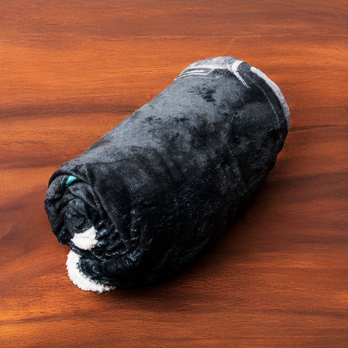 F1 Mercedes AMG Petronas Official Fleece Blanket | Super Soft Warm Throw with Sherpa Reverse, Formula One Design | Perfect For Home, Bedroom, Sleepovers & Camping | Size 47 x 59”