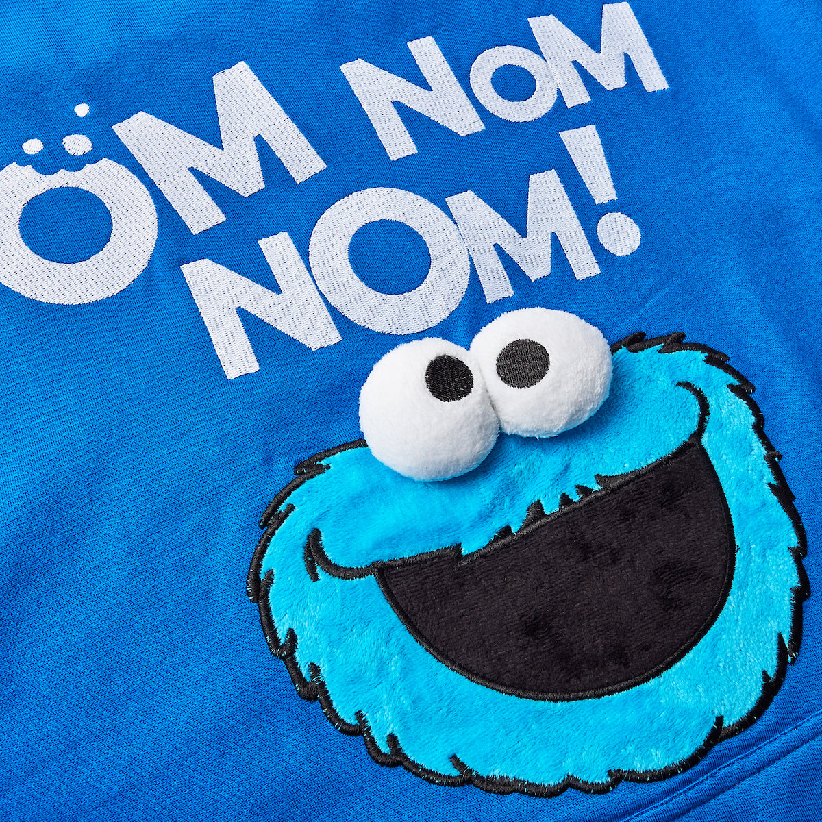 Sesame Street Cookie Monster Om Nom Nom Women's Blue Crew Neck Long Sleeve Sweatshirt