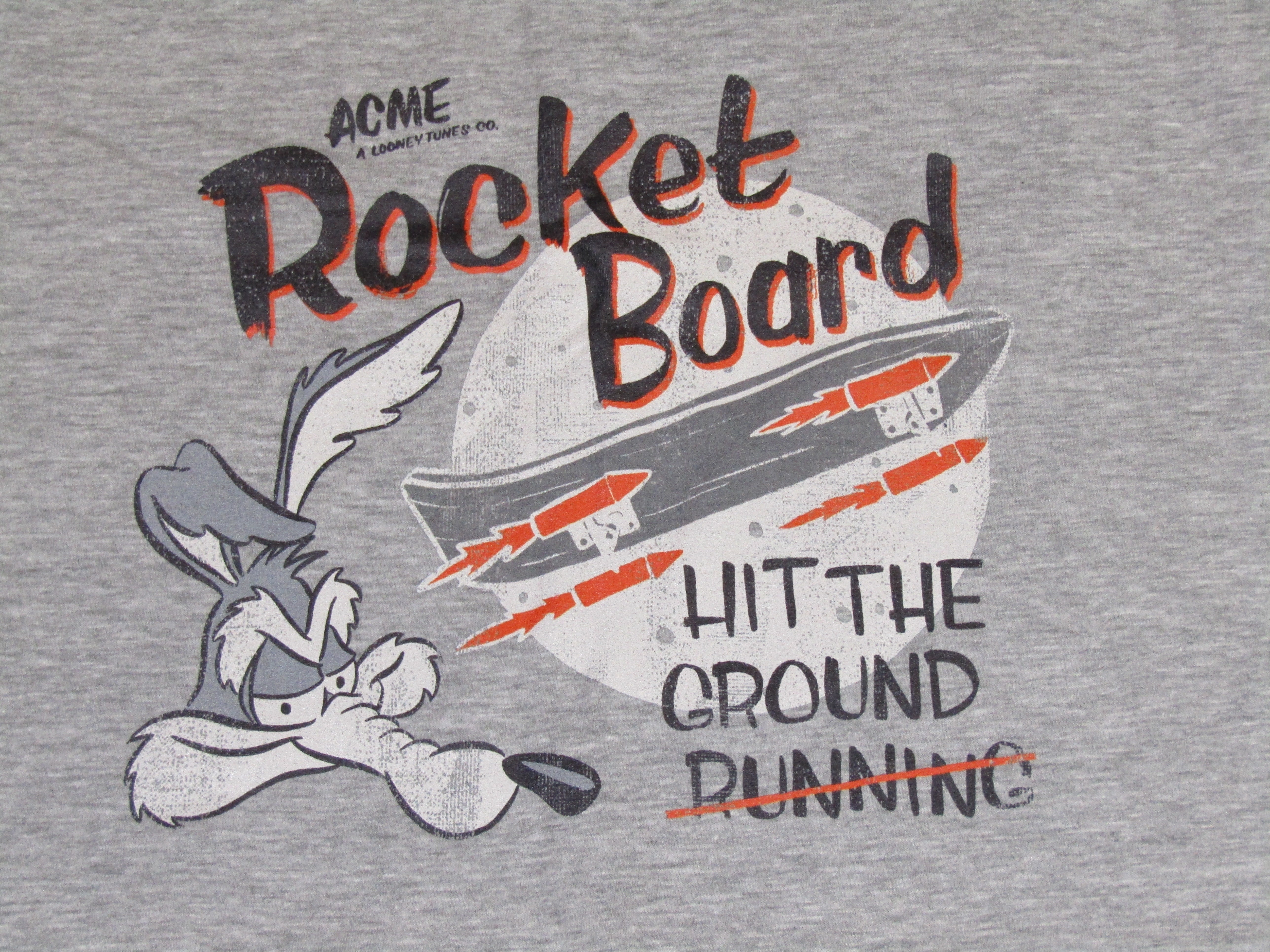 Looney Tunes Wile E. Coyote Rocket Board Men's Heather Grey Graphic Tee-
