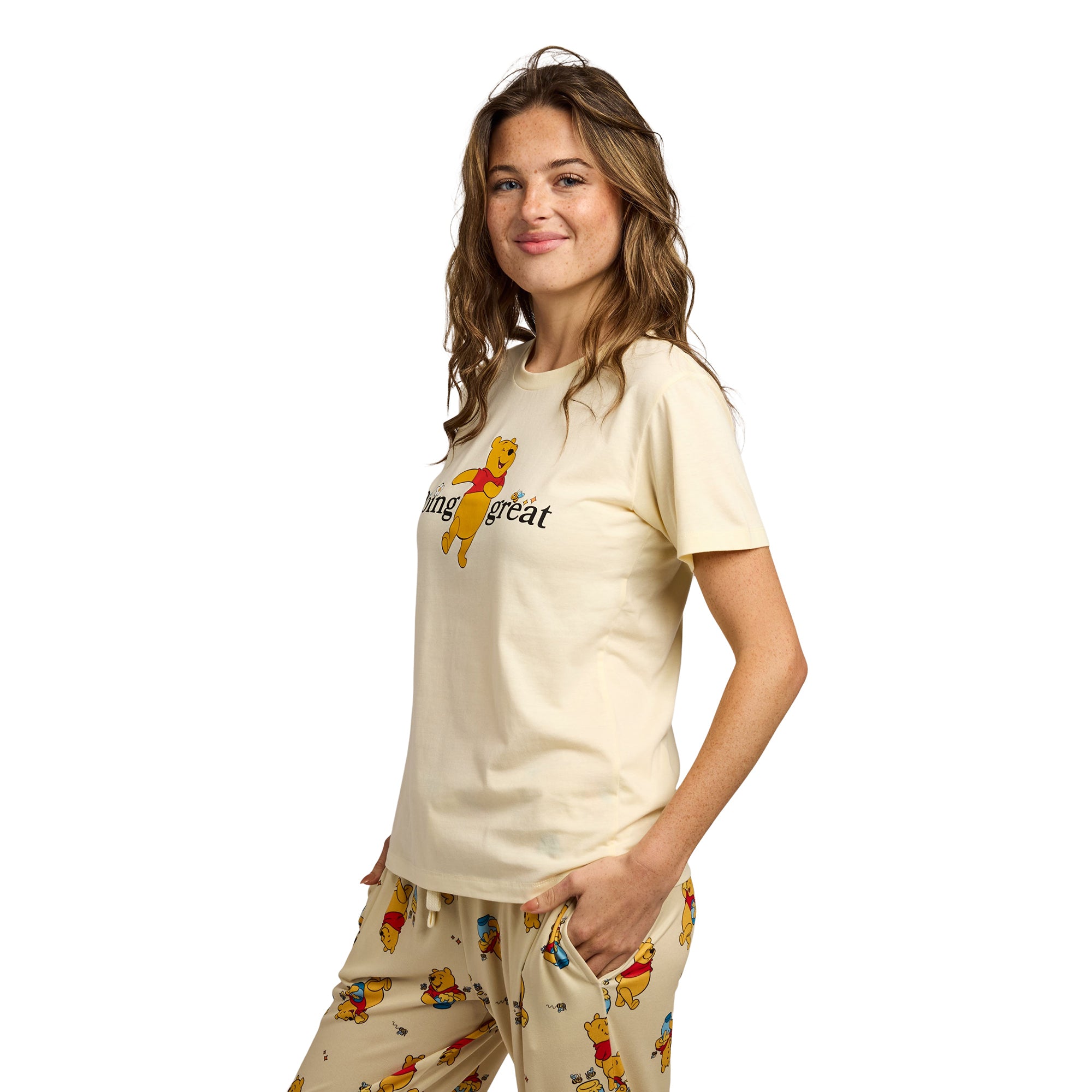 Winnie the Pooh Doing Great Women’s T-Shirt And Sleep Pants Sleepwear Set